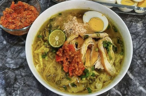 Masakan Soto Ayam Lamongan Gurih Segar Khas Jawa Timur